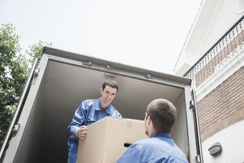 Moving truck transport for flats and homes in Stroud Green